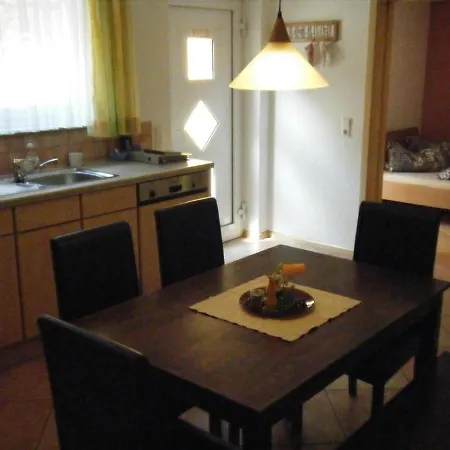 Gemuetliche Souterrain Ferienwohnung In Einem Holzhaus Mit Freisitz Apartment Rust